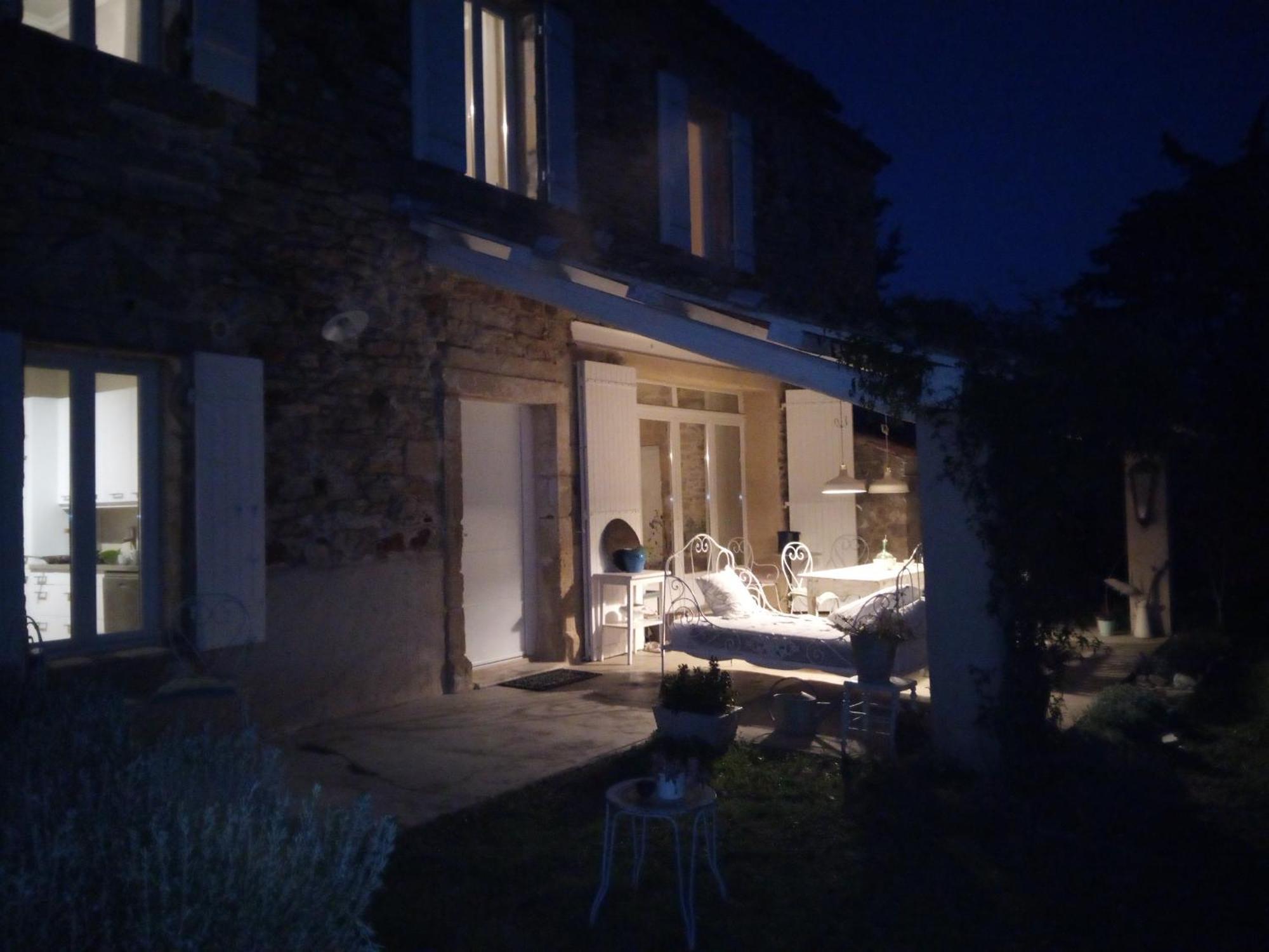 Mas Les Romarins: Tranquil Uzes Retreat with Spacious Garden Exterior photo