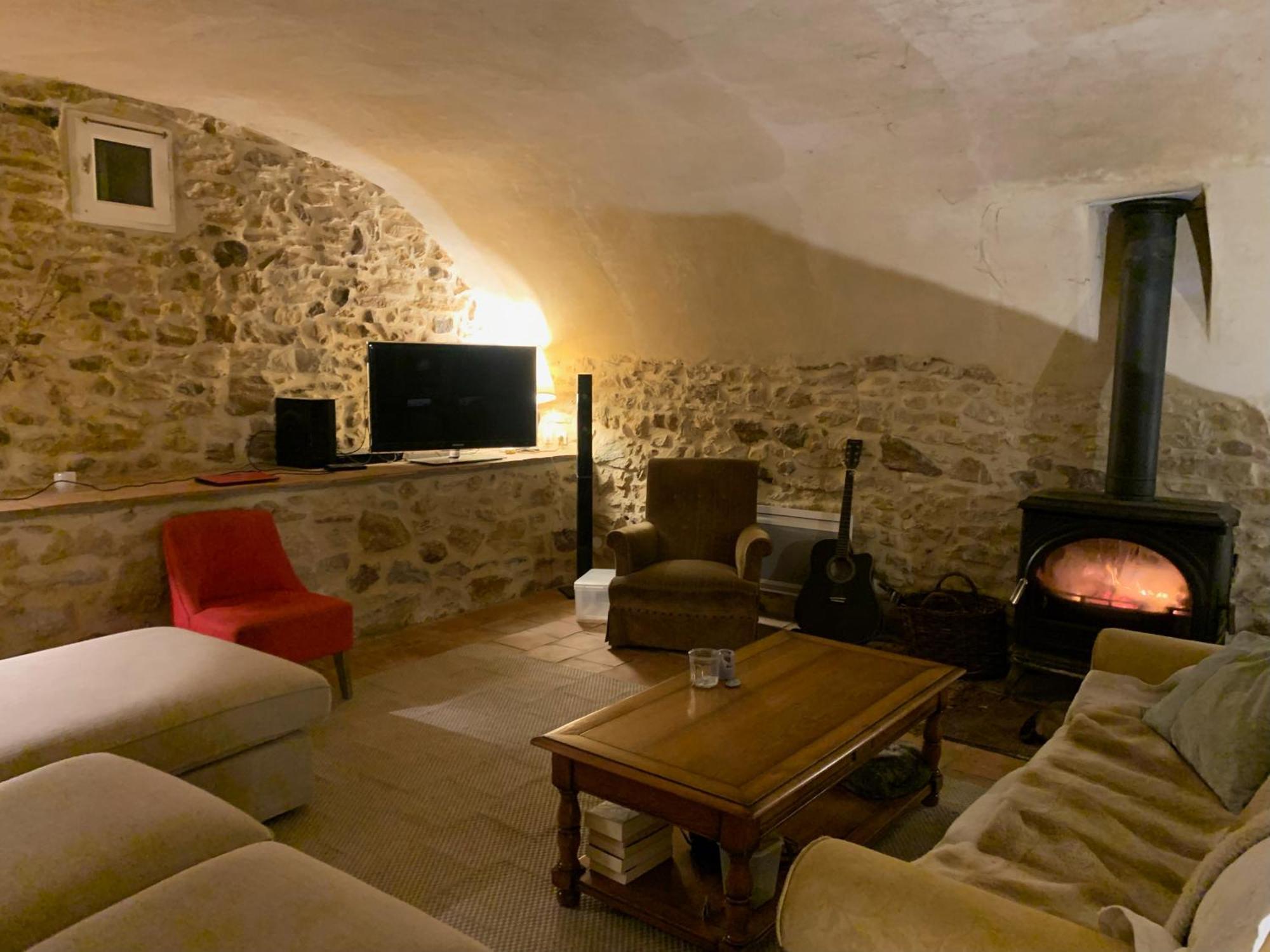 Mas Les Romarins: Tranquil Uzes Retreat with Spacious Garden Exterior photo